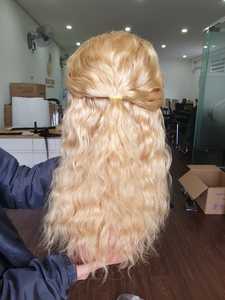 ผมมนุษย์สั้นสีบลอนด์ไม่ใช้กาวผมมนุษย์ติดหนังกำพร้าผมจริงผมหยิกแบบสวิสสีบลอนด์ด้านหน้าผมลอนแบบไร้กาวผมสั้นแบบสวิส