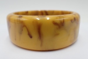 Brazalete de Resina Epoxi Premium, Joyería Hecha a Mano con Color Personalizado para Mercados Mayoristas de Moda - Product Image 3