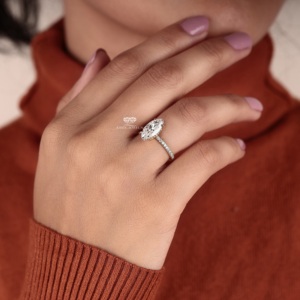 Anillo de Compromiso con Diamante Solitario Marquise Cultivado en Laboratorio, Halo Oculto, Oro de 14K, Certificado IGI, 2.36 CT de Cuarataje Total, con Pavé - Product Image 2
