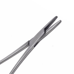 Portaagujas Webster Premium, Instrumento Quirúrgico de Acero Inoxidable de Grado Médico para Uso en Hospitales, Clínicas y Quirófanos - Product Image 4