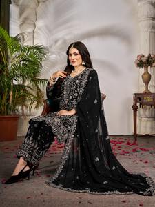 Ensemble royal de luxe pour femmes pantalon et haut épais Dupatta Sikwans embellissements de travail vêtements indiens pakistanais pour un appel royal - Product Image 2