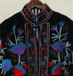 Chaqueta de Mujer Bordada a Mano, Tejida, Transpirable, de Terciopelo, con Cuello Alto, Manga Larga, Diseño Floral, Abrigo de Invierno - Product Image 2