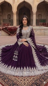 Elegante Conjunto de Vestido de Novia Afgano Vintage Color Granate Hecho a Mano con Espejos, Maxi Dupatta Nupcial y Chaleco Bordado para Novio - Product Image 1