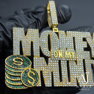 จี้ห้อยคอ AARVA JEWELS รุ่น Money On My Mind ชุบทอง 18K ประดับเพชรโมอิสซาไนต์ สไตล์ฮิปฮอป สำหรับผู้ชาย รูปตัวอักษร - Product Image 6