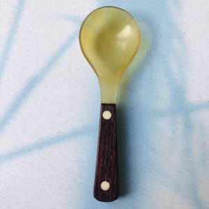 Las cucharas de cuerno de búfalo natural más vendidas del año 2026, comúnmente utilizadas para comer caviar, servir ensaladas y degustar platos finos. - Product Image 2