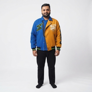 Maßgeschneiderte Maximalistische Streetwear Varsity-Jacke Schwergewichtige 520GSM Melton-Wolle Öko-Leder Bomberjacke OEM Herren-Oberbekleidung Nachhaltig - Product Image 1