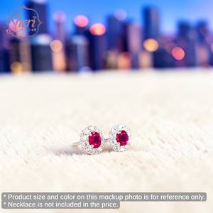 Boucles d'oreilles clous classiques en or blanc massif 18 carats avec halo et petit ovale en rubis naturel rouge et diamants pour femme, par Sheri Jewels, idéales pour un anniversaire - Product Image 3