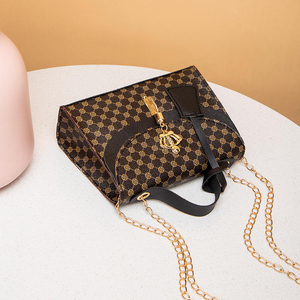 Hot Selling Korean Style 2025 <b>Small</b> Square Bags Alloy Ornament Commerce Travel <b>Handbags</b> for Girls - Product Image 3