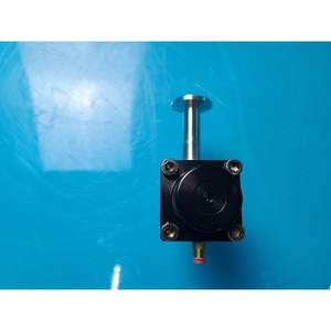 Vanne de commande pneumatique Clippard CV16-B4B4-NCU-V-T12, utilisée comme pièce détachée pour équipement semi-conducteur Legacy - Product Image 3