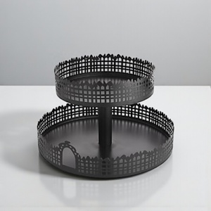 Support à cupcakes à deux niveaux en fer, élégant, noir, pour Halloween, présentoir à desserts avec accent de porte, parfait pour la décoration de fête effrayante - Product Image 1