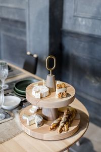 Modern Two Layer Cake Stand with Durable Metal <b>Frame</b> for Serving Desserts and Snacks - Product Image 3