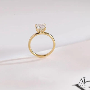 Anillo de Compromiso y Boda Solitario de Moissanita con Corte Princesa Clásico en Oro Sólido de 18K con Certificación IGI y Engaste de Puntas para Mujer - Product Image 3