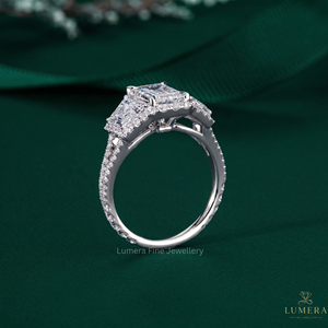 Anillo de Compromiso de Lujo con Diamante Cultivado en Laboratorio Color D, Corte Redondo, VVS2, Esmeralda, Topacio, Oro de 9k-18k, Certificado IGI - Product Image 3