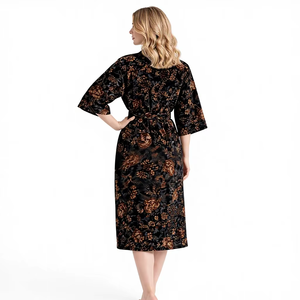 ชุดคลุมอาบน้ำผ้าแฟลนเนลคิมิโนแบบยาวคลุมเข่า ขนาดพิเศษ หรูหรา สำหรับฤดูใบไม้ผลิ เหมาะสำหรับใช้ในบ้าน ร้านเสริมสวย หรือโรงแรม พร้อมผ้ากำมะหยี่สีทอง - Product Image 1