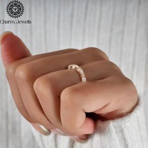 Bague de fiançailles classique pour femme Charm_Jewells en argent avec moissanite taille coussin sertie en canal, certifiée IGI, 3 grammes - Product Image 3