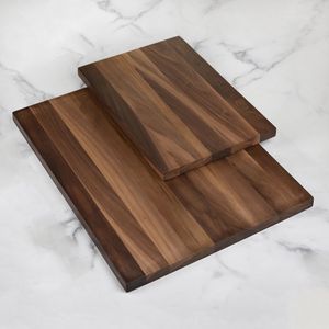 Tabla de cortar rectangular de madera para encimera de cocina con superficie plana y bordes de agarre cómodos - Product Image 1