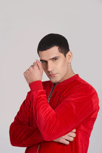 Chándal Unisex Rojo de Terciopelo con Capucha, Diseño 2 en 1, Cremallera Completa, Bolsillos Laterales, Ropa Urbana para Otoño - Product Image 6