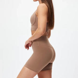 Ensemble de yoga pour femme : soutien-gorge et short en nylon, hauts de sport respirants et à séchage rapide pour l'été, idéal pour le fitness et la gym - Product Image 3