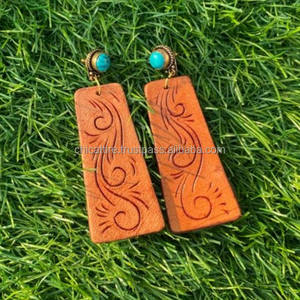 Nueva llegada estilo occidental tallado a mano pendientes de cuero mujeres lindo pendiente de lágrima de moda joyería de moda de cuero - Product Image 4