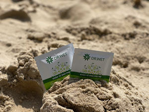 Lingettes hygiéniques pour l'hygiène intime, contrôle des odeurs, peaux sensibles, aux herbes naturelles et postbiotiques, en coton, jetables, hydratantes, en flacon - Product Image 6