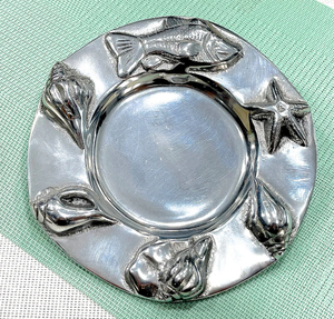 Assiette de service moderne en aluminium moulé, écologique, artisanale, durable, nouvelle couleur grise pour la vaisselle d'hôtel - Product Image 1