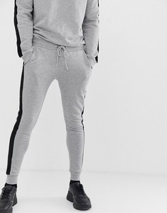 Pantalones Deportivos Grises para Hombre con Rayas Laterales Negras, Cintura con Cordón Ajustable, Corte Casual, Largos, Color Sólido - Product Image 4