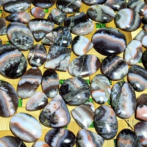 Aigue-marine grise naturelle en forme irrégulière avec jeu de couleurs, pierre précieuse en vrac pour la fabrication de bijoux Chakralume, origine Rajasthan - Product Image 4