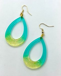 Pendientes de Resina Clásicos Hechos a Mano para Mujer, con Forma Personalizada, para Fiestas y Eventos - Product Image 3