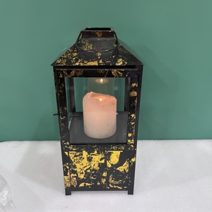 Lanterne à bougie vintage en métal, panneaux en verre, finition rustique noir et or, à suspendre ou à poser, décoration d'intérieur, design artisanal L517 6x6x14 pouces - Product Image 4