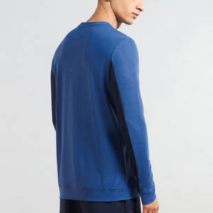 Camiseta de yoga para hombre, material totalmente transpirable y de secado rápido, 100% algodón, ropa deportiva para gimnasio, corte ajustado personalizado. - Product Image 2