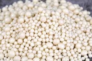 Fabricación de Marca Privada, Chocolate Compuesto Personalizado HALAL, Perlas de Chocolate Plateadas Crujientes, Proveedor de Decoración de Pasteles con Cacao - Product Image 4