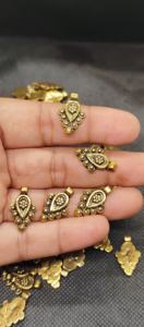 Charmes en laiton corail, best-sellers, en forme de feuille, pour bijoux micro-macramé bohème chic - Product Image 3