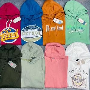 Liquidación de descuento de fábrica de moda para hombres Stock a granel Ropa surtida Mezcla de ropa y camisetas sin mangas en fardos surtidos - Product Image 5