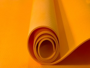 Esterilla de yoga plegable de 72 pulgadas, 4 mm, EVA, superficie reversible antideslizante, fácil de limpiar, para ejercicios en casa y en el gimnasio. - Product Image 3