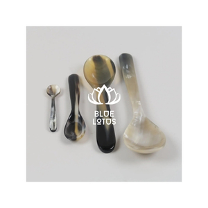 Cuillère en corne de buffle de qualité supérieure, directement de l'usine Blue Lotus, pour des cadeaux et des souvenirs touristiques culturels fiables, en packs. - Product Image 1