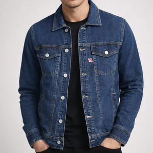 Chaqueta vaquera azul para hombre con tela de algodón elástico de primera calidad, corte ajustado y estructura entallada, cierre con botones metálicos resistentes. - Product Image 1