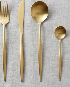 Ensemble de couverts en or mat, design minimaliste, résistant à la rouille, couverts en métal, vaisselle de mariage, manche long - Product Image 1
