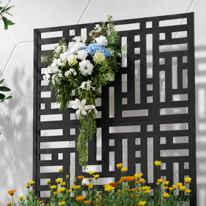 Separador de Jardín Decorativo Geométrico de Metal Negro con Jardinera y Caja para Flores, Decoración para Patio Exterior - Product Image 4