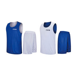 Uniforme de basket-ball réversible imperméable au design unique, respirant et léger, en vente - Product Image 1