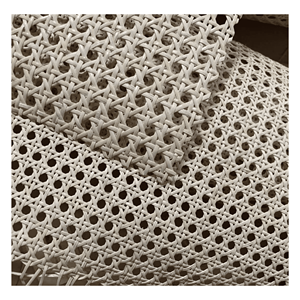 Malla de ratán natural de color marrón, tejido abierto, elaborada con fibra de ratán para reparación y decoración de muebles y asientos de sillas, Vietnam. - Product Image 4