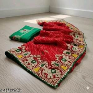 Sari en Georgette Imprimé Exquis avec Broderie de Designer et Blouse Non Cousue en Soie Monofilament Brodée Assortie - Product Image 2