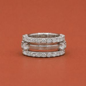 Anillo de compromiso clásico con diamante moissanita redondo en engaste de plata S925 para mujer - Product Image 5
