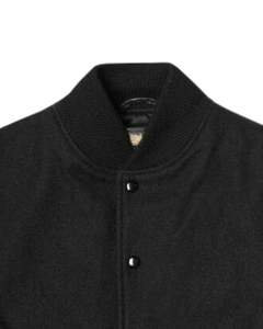 Chaqueta Bomber Varsity para Hombre, Negra, con Cuello Alto, Cierre de Cremallera Frontal, Logotipo, Estilo Universitario - Product Image 2