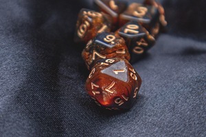 Lot de dés en résine pour l'export en gros, expédition mondiale, dés polyédriques en résine pour le marché international des jeux de table, dés de jeu en gros - Product Image 2