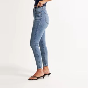 Jean slim décontracté pour femme, coupe ajustée, en denim de qualité supérieure, taille haute, jambe droite, bleu, en vente - Product Image 3