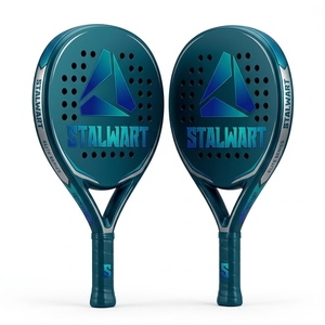 Raquette de pickleball Stalwart, forme standard, sans bordure, noyau en nid d'abeille de 16 mm à 40 trous, durable, légère, poignée antidérapante, noir et rouge - Product Image 3
