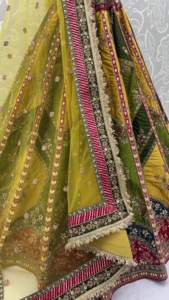 Precio de Fábrica OEM Lehenga Choli Premium Multicolor con Encaje y Bordado Elaborado, Traje Tradicional Étnico Indio para Fiesta de Verano - Product Image 4