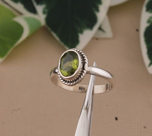 Anillo de Boda con Peridoto Natural en Forma Elegante, Plata de Ley 925, Piedra Azul Genuina, Joyería Artesanal Clásica - Product Image 3