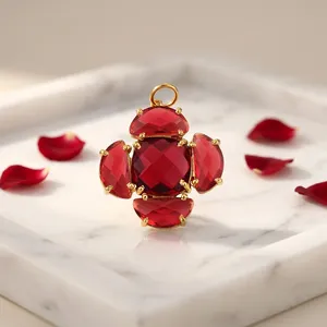 Joyería al por mayor: Colgante de moda con diseño de flor, racimo y cojín, con rubí y cuarzo, chapado en oro de 18K, antideslustre - Product Image 2