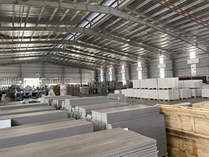 Planches de vinyle SPC écologiques antidérapantes et imperméables de 4 mm et 8 mm, surface gaufrée, installation par clipsage, planches larges (>=7 pouces), utilisation hôtelière - Product Image 6
